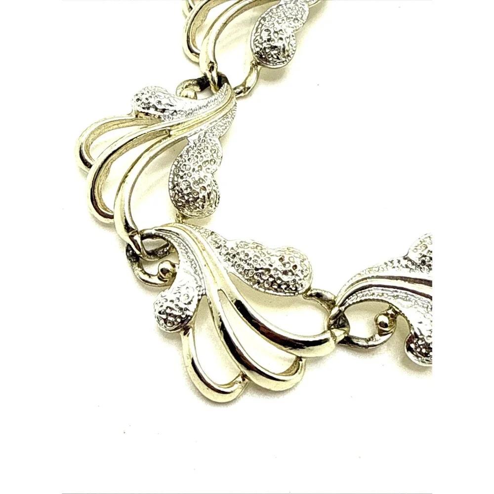 Vintage Sarah Coventry Frosted Feathers Choker Necklace Silver Tone 15